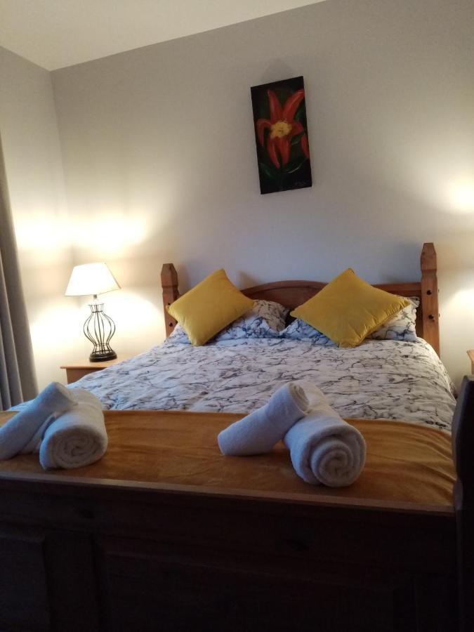 Apple Tree Cottage Rooskey 外观 照片
